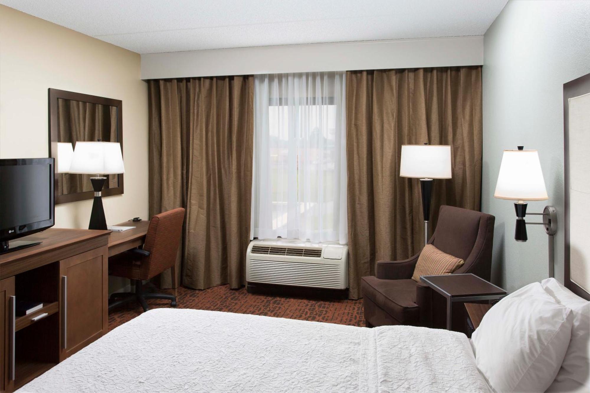 Hampton Inn Трой Екстериор снимка