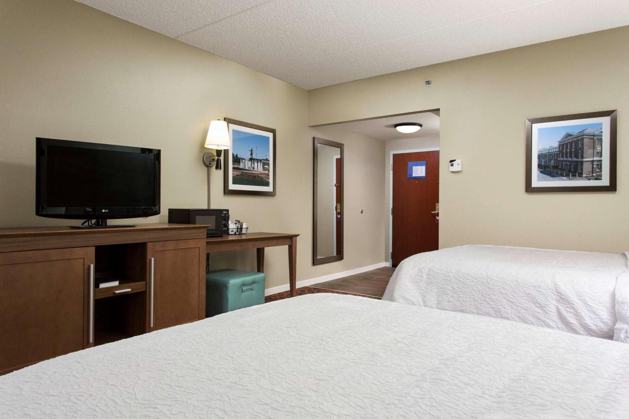 Hampton Inn Трой Екстериор снимка