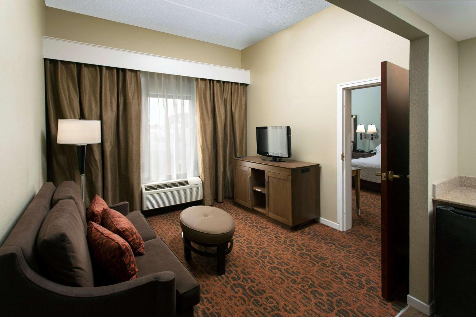Hampton Inn Трой Екстериор снимка