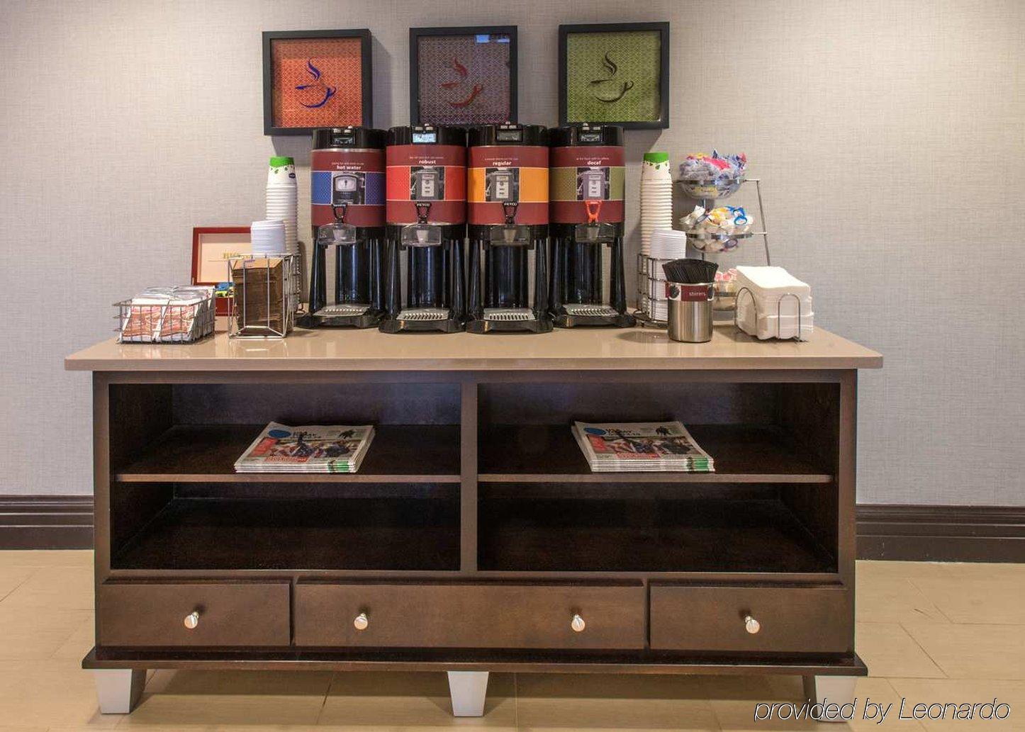 Hampton Inn Трой Екстериор снимка