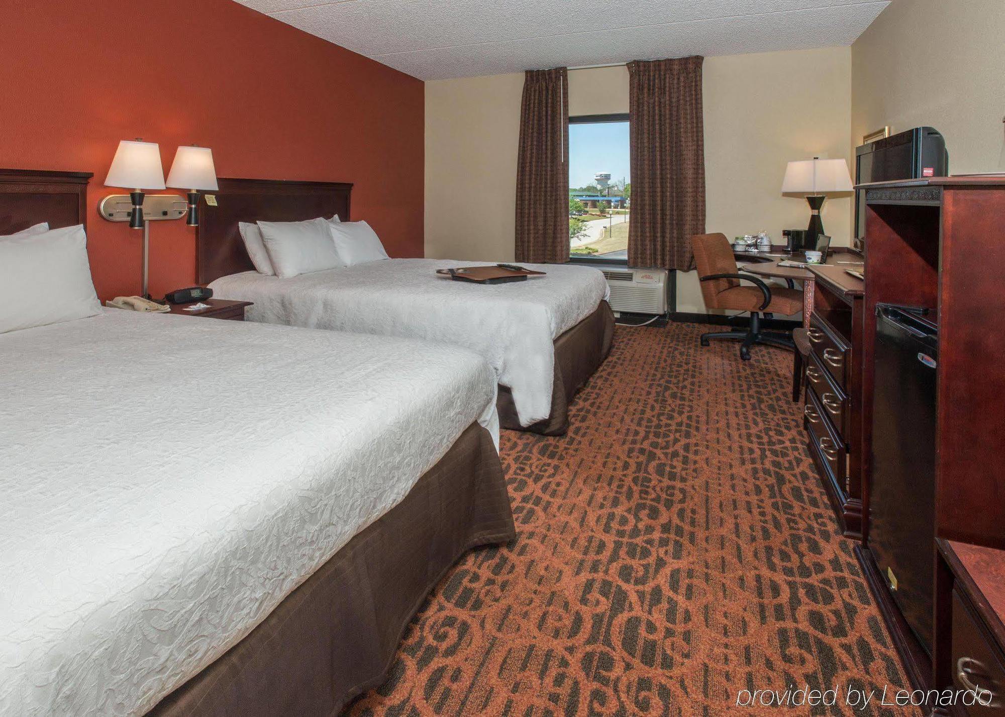 Hampton Inn Трой Екстериор снимка