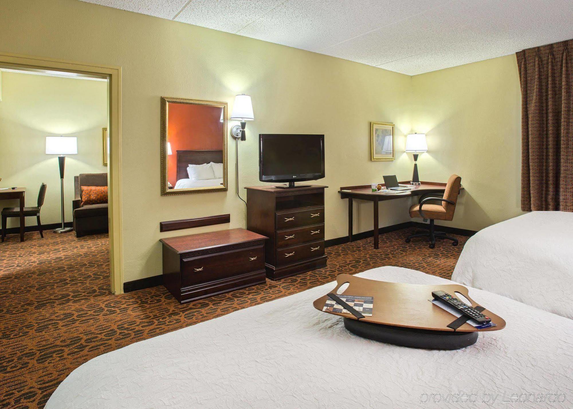 Hampton Inn Трой Екстериор снимка