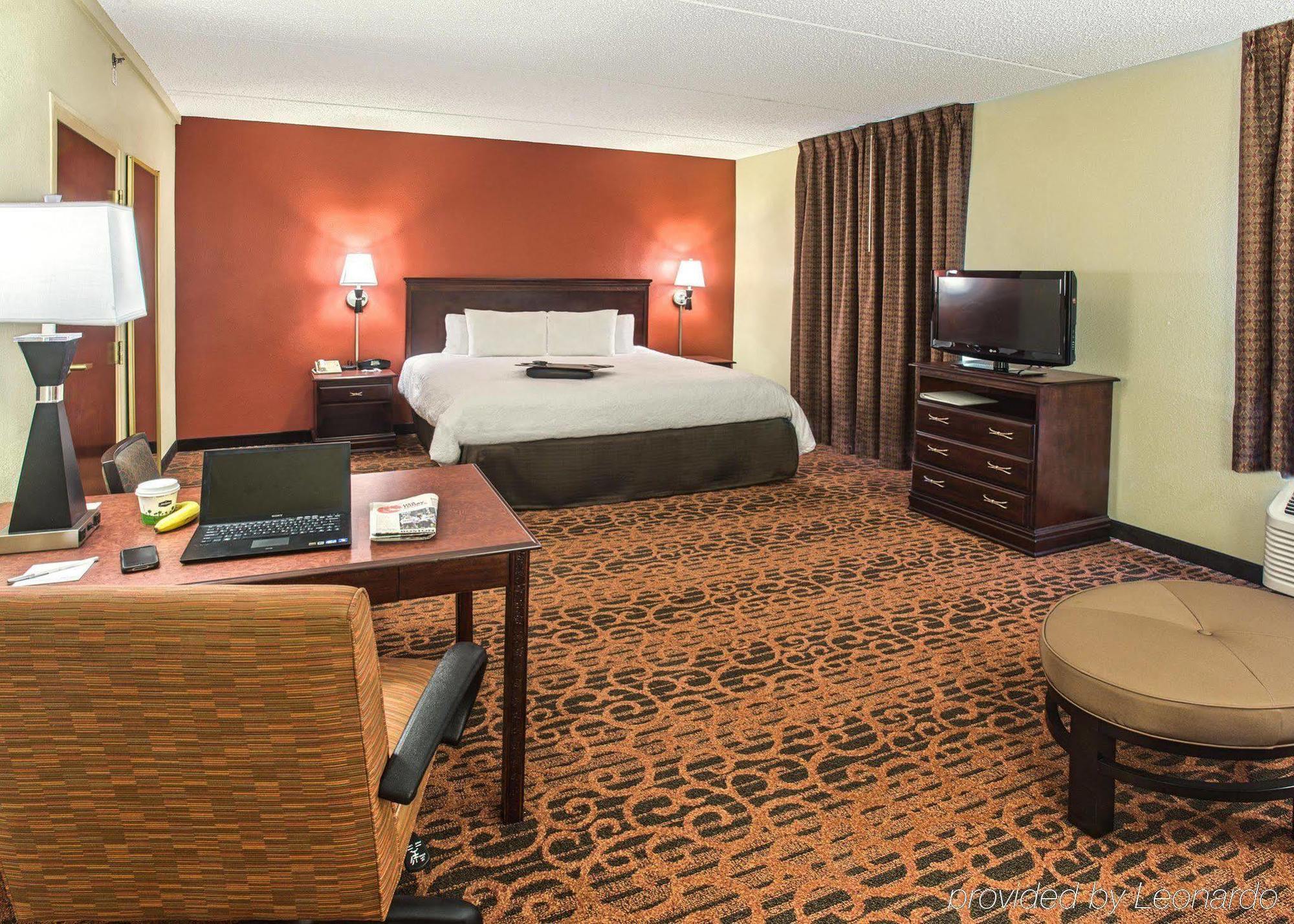 Hampton Inn Трой Екстериор снимка